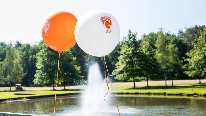 XXLusive ballonnen boven de vijver